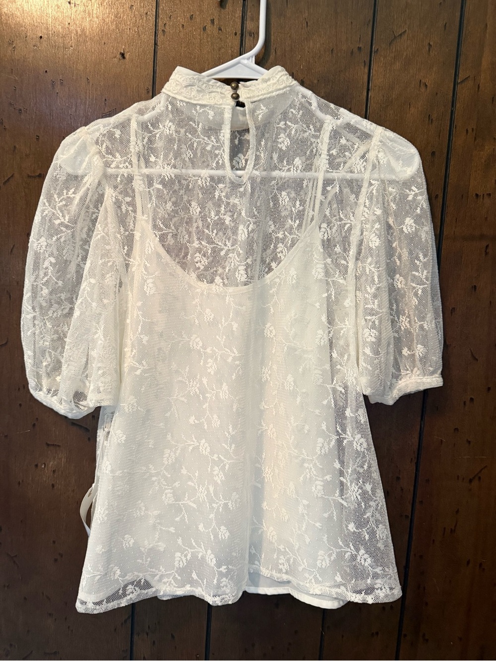 Vintage-Inspired Cream Lace Puff-Sleeve Blouse